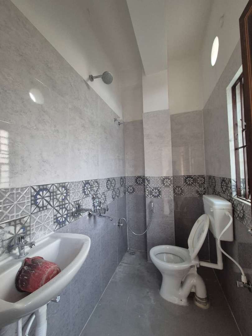 Semi Furnished 3bhk in Kahilipara, Guwahati, Assam, India for Rent